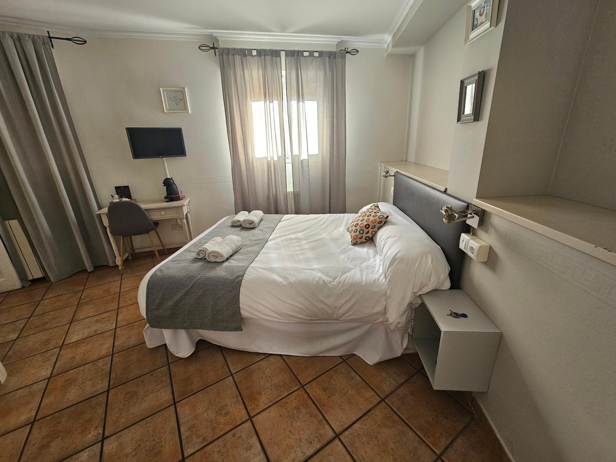 Hostal La Campana Toledo Exteriér fotografie